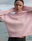 Boxy turtleneck sweater made of pure cashmere