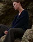 V-neck sweater made of pure cashmere