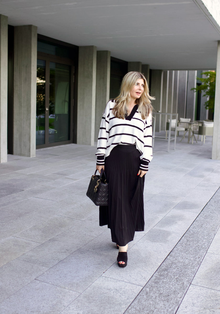 Black pleated skirt