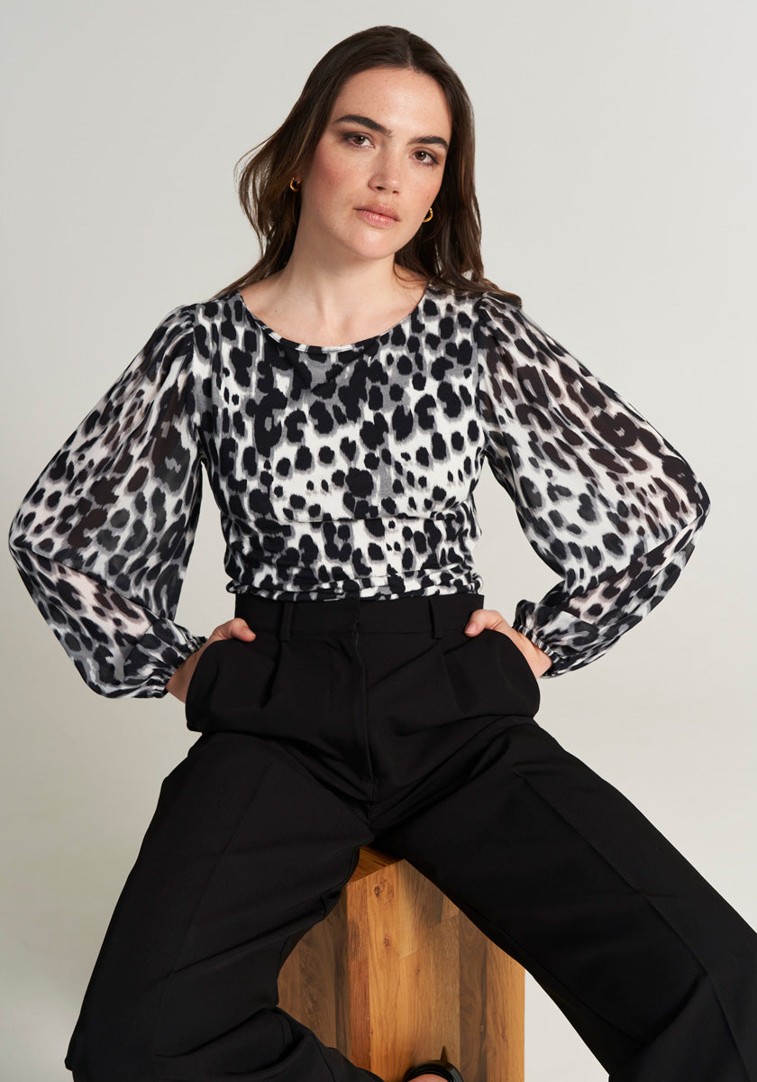 Jersey blouse with leopard print