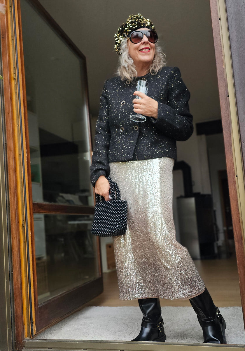 Veste en tweed avec paillettes et boutons décoratifs