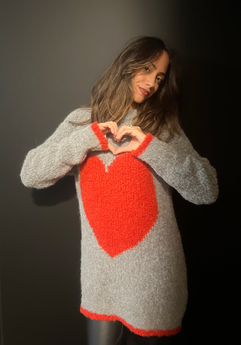 Grey fluffy sweater with heart print