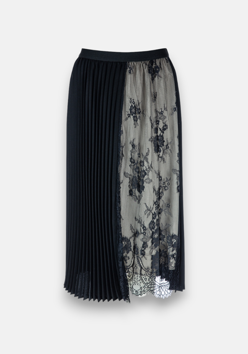 Pleated skirt with lace